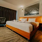 Grand Quars Hotell *