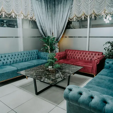 Hotell Grand Quars *