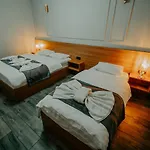 Hotel Grand Quars *